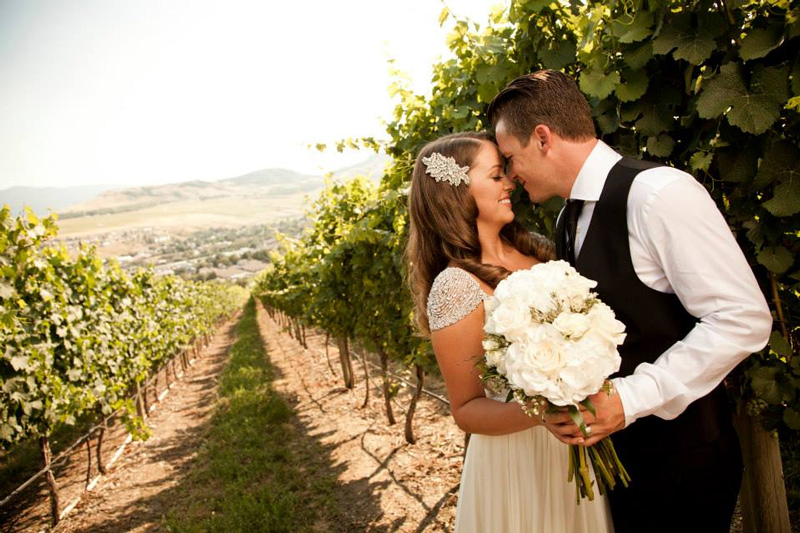 real reem acra bride and groom at turtle mountain winery vernon