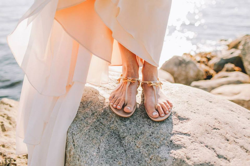 kate-spade-wedding-bridal-flats-thong-sandals-shoes-tracie-gold-bow