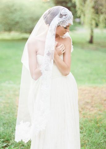 Analina Waltz Mantilla Veil