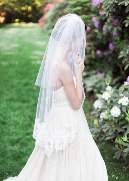 Delicate Chantilly Lace Fingertip Veil