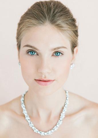 Simple Floral Crystal Necklace